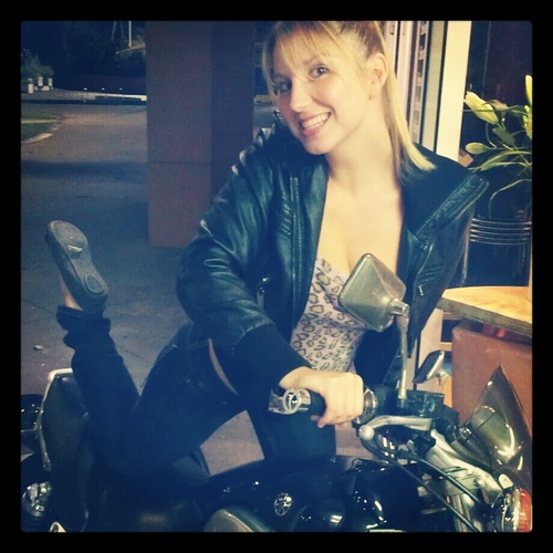 sarahelies's profile picture. Woah im lame