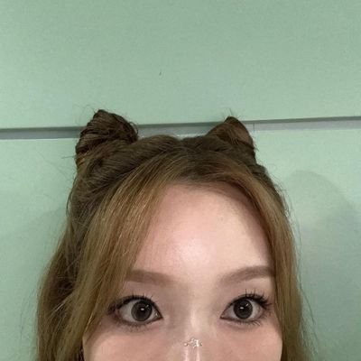 Waiting for Loona ot12 reunion.