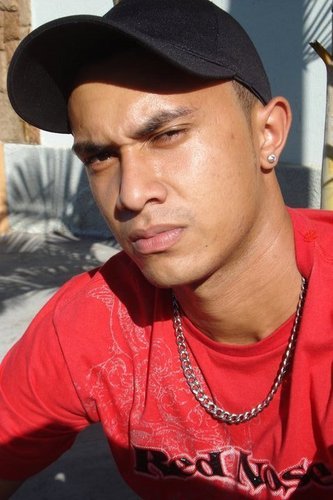 jamais desista de si mesmo !!
Jamais desista das pessoas que vc ama.
Jamais desista de ser Feliz pois a vida é um espetaculo ;
INPERDIVEL