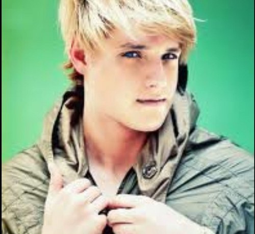 M12Peeta's profile picture. 