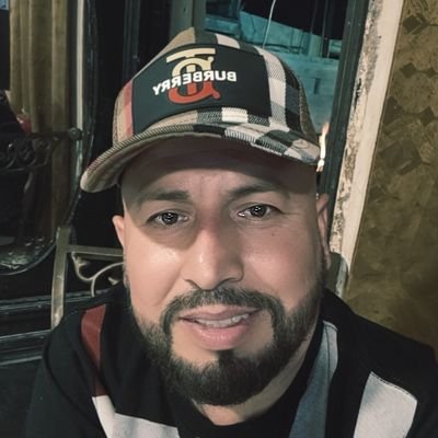 Simplemente feliz y contento con lo que la vida me a regalado