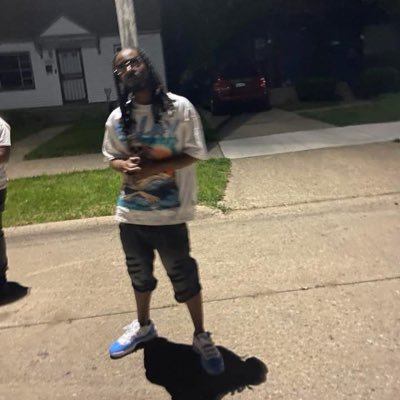 29 year rapper from detroit, mi I have music on all platforms follow like and share my page n music #countupclan. lb.bandzjr@gmail.com for booking