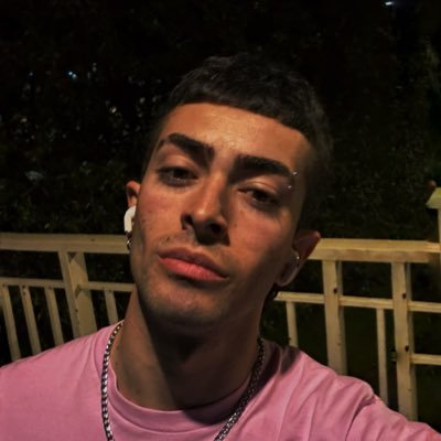 ♌ | Aunque los ciegos me vean que los cojos me bailen |🔻| 𝒵𝐹 | 𝕧𝕚𝕓𝕖𝕤 | 👽 𝓁𝒾𝒻𝑒 𝒾𝓈 𝐻𝒜𝑅𝒟 🔉  https://t.co/pJ5iDeKPgi
