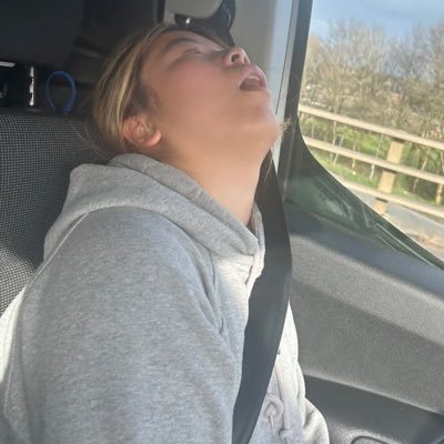 je74nnif_erpau's profile image