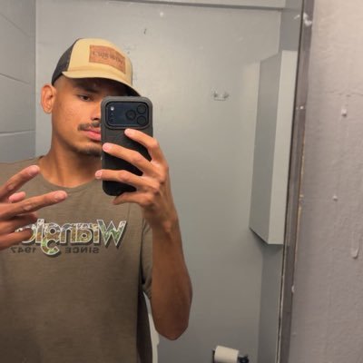 24 Gay 🏳️‍🌈