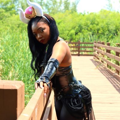 Soft voice. Sharp rules. Your favorite online Domme 💋👠 Obey.