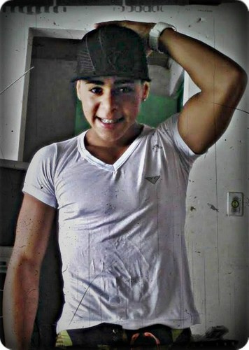:D  , Priimo doo @KekeSaiddy , irmão da @Chrisdosaiddy 
   Garooto Feliz , qii Luta pelos Seu Objeetivos ii tira suas Proprias Conclusões (: (yn'