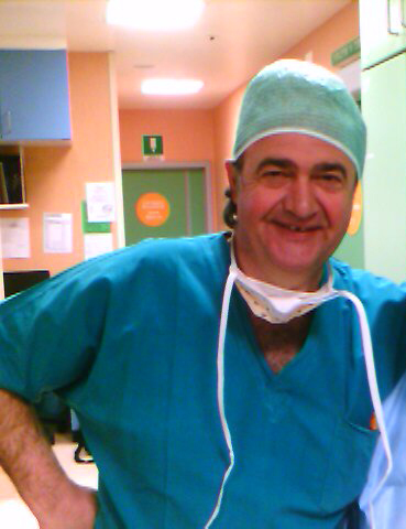 il Prof. Dott. Domenico Graziano è uno Specialista Ortopedico che si occupa specificatamente della chirurgia del Piede e della Caviglia.