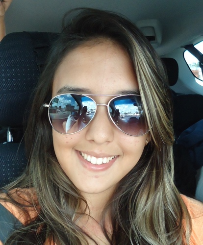Ariana, estudante do 3º ano do ensino médio, 17 aninhos, Católica, forrozeira, Santanense de coração e futura engenheira (yn) !
