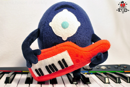 MeeBlip is a line of synths and accessories for everyone who loves making electronic music. Talk to us and our mascot Meemert.