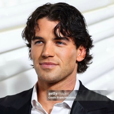 Actor https://t.co/Bywv6QkQFF