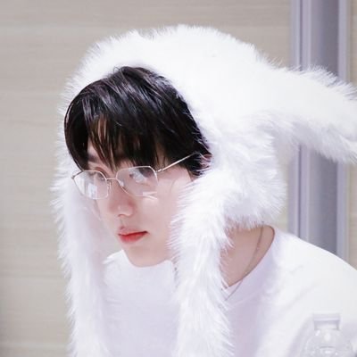 แอคสำรอง @onza2539

🍅@kasibook 🦊@fforcejs 🦊🍅👶@tomafox_gmmtv
