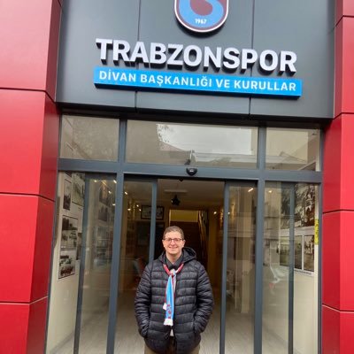Memleket: TRABZON 
İstanbul 🏡 | 🎙️🎥🖥️ TRABZONSPOR ( GENEL KURUL ÜYESİ) 

Bu hesabın odağı tamamen Trabzonspor’dur. 💙❤️