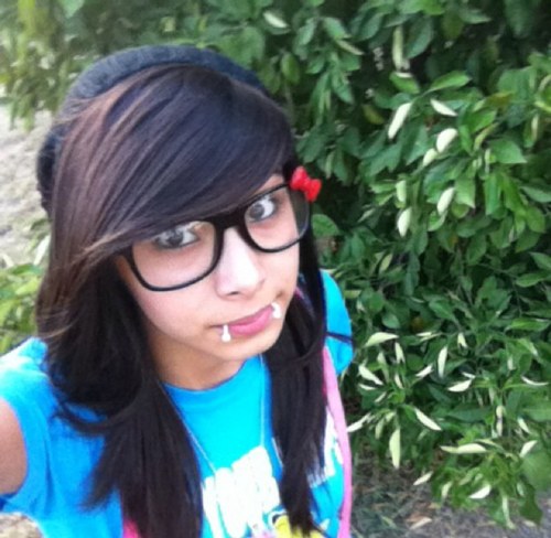 AlannaAlatorre's profile picture. @gwen606 @sammieswirls are my loverz!!}{BVB FIR BOTDF VE AA NSN BMTH SLIPKNOT GREENDAY}{Follow me??}{love is a myth}