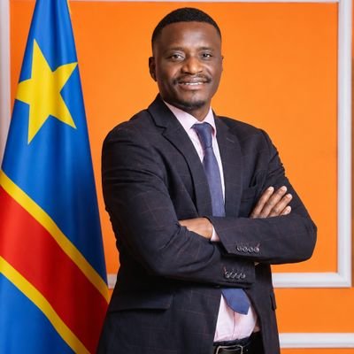 Juriste et Ingénieur. 
Consultant en Droit minier.
Mastérant en Droit éco et des affaires. Assistant à l’Université.
