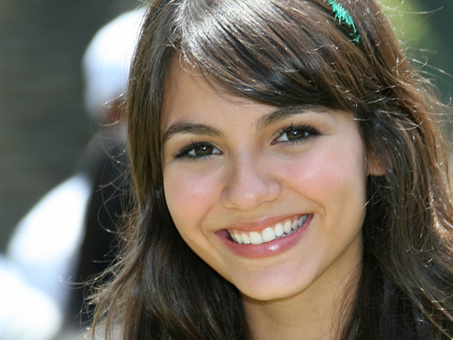 MUAH_ItsKaitlin's profile picture. People with many interests live, not only longest, but happiest.