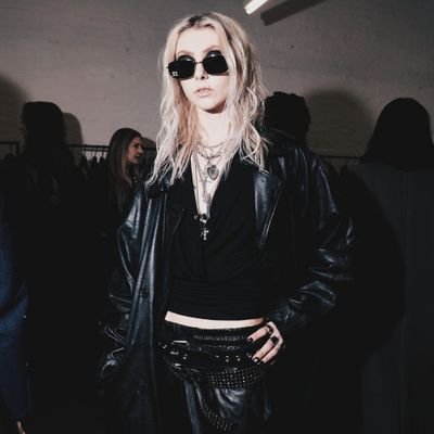 𝘠𝘰𝘶 𝘵𝘰𝘰𝘬 𝘪𝘵 𝘢𝘭𝘭 𝘢𝘸𝘢𝘺, 𝘭𝘦𝘢𝘷𝘦 𝘮𝘦 𝘩𝘦𝘳𝘦 𝘵𝘰 𝘱𝘳𝘢𝘺 ~

||#RP #OC #Fake #TheXFilesRP #MDNI