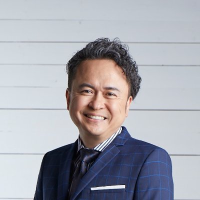 札幌を世界一の河川活用観光都市へ
「平岸を最強の住宅街にする」を掲げ、圧倒的地域密着でまちづくりに挑戦中のタクシー会社平岸ハイヤー代表/札幌発祥の文化を創る川見CEO/地域の「居場所」を創るため、有形文化財ダイニングバー「アップルロッヂ」エンタメ空間「ダルマホール」リアルプラットフォーム「平岸マルシェ」