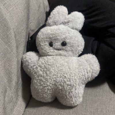 多趣味な31歳会社員SE アイコンは手作り🐰
芸能/エンタメ関連と脳内で思いついちゃったこと 
音楽🎵お笑い🎙 アイドル👗ラジオ📻お酒🍺クイズ⭕️ ゲーム🎮お散歩🚶‍♀️漫画📚麻雀🀄️ぬいぐるみ🐶etc...
懸賞も好きなのでRP非表示でもよろしくてよ