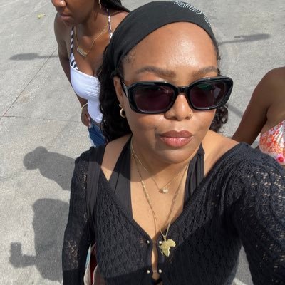 25 • she/her