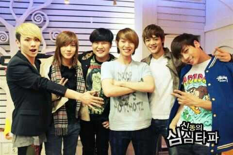 We love Lee Jinki,Kim Jonghyun,Kim Ki Bum,Choi Minho and Lee Taemin! With 6 admins,admin S [owner],admin L,admin F,admin A,admin J and admin T!