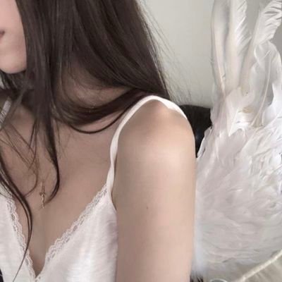 ୨୧ . . professional girlblogger ₊˚⊹