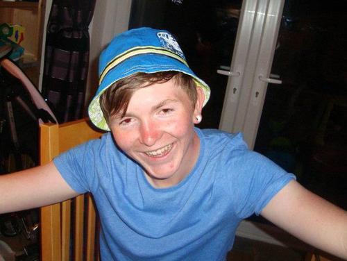 IwyHughes's profile picture. I smoked crack by accident.