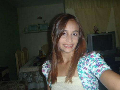 LorenaDrica's profile picture. Não me convença com grandeѕ palavras…me surpreenda com pequenas atitudes.