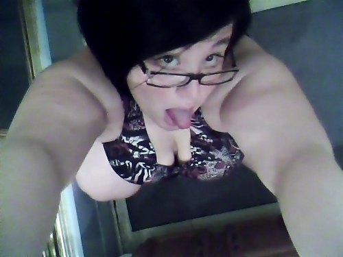 MrsTHickLips's profile picture. My Name is Amanda. I am 21 and i love to make poeple laugh..I LOVE TO LAUGH..i have a daughter named Sophia and she is my world..