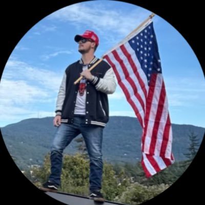 Crypto Millionaire | Professional Financial Degenerate.
GET RICH OR GET REKT! BAYC 1239