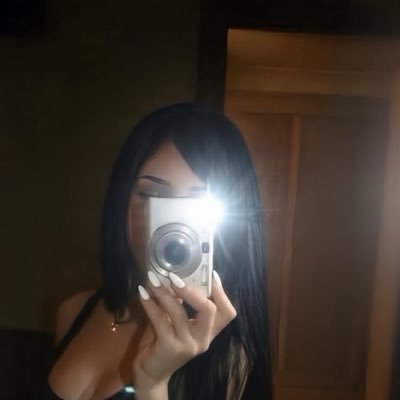 إمرأة يصعب التحرر منها.