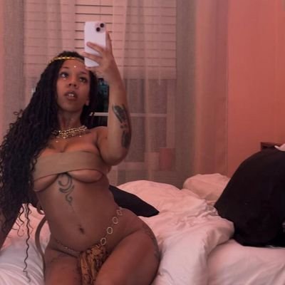 Model and Massage therapist💆‍♂️/NSFW🔞/Nudist🦋/content creator/📩 bhambiempress@gmail.com