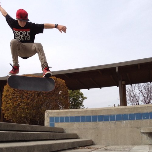 #YOLO IM just another cali local skateboarder in fairfield skate eat sleep repeat ..#skatelife #ripalexforwerck @young_kenna10 is my best friend