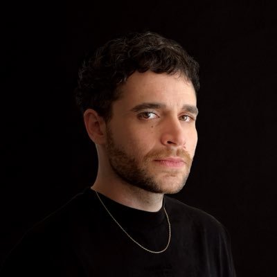 Technological artist who observes the mind through biometric data & custom systems to recover the nature of the human essence
SR: https://t.co/ieEOdKI74O