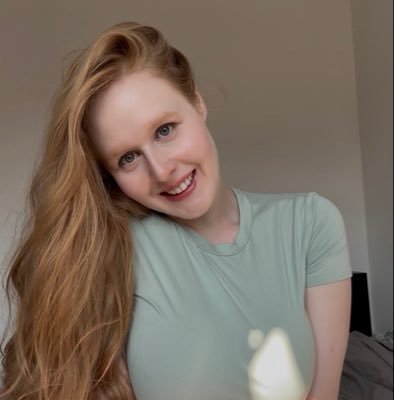 27 | Strawberry Blonde 🍓
Soft smile… bad ideas 👩‍🦰🔥
Your redhead weakness ❤️
Unlock me ↓ ✨