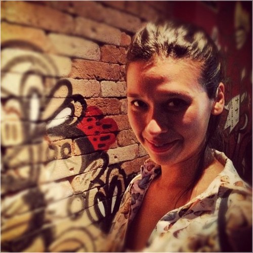 jaqueamaral's profile picture.
