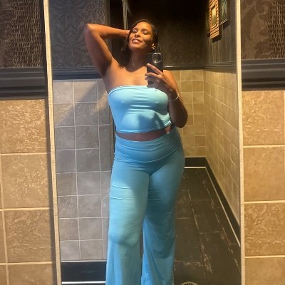 ProsperousConnectedHeiredProtectedComfortableRespectedPreciousGuidedOpen&ClosedMinded 🇯🇲 🧑‍🧒💋 I am as I always was: the dream, the star… love💫