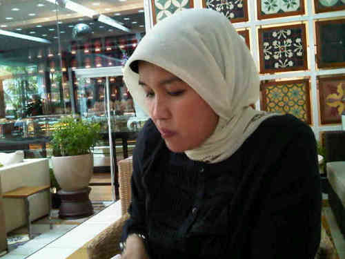 Moslem, love my family n want to learn islam more n more....