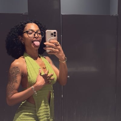 charrmaineex's profile image