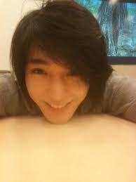 ชเว จงฮุน F.T island ครับ ผมเป็นมิตรกับทุกคนนะ อยากรู้จักทุกคนครับรั่วแตกเกรียนน้อย =) (Not real). fam: @_Jocker819Bth @_helloimysbotth ☺.