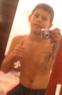 ' Estudante , 13 anos , Solteiro , Boleiro , Americanõ e Flamenguista ! #Ousadia pra vencer e #Alegria pra viver .