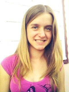 Uma looira pra voce ;) Sigo de voolta !