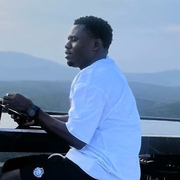 Entrepreneur. 🌑 Olodumare has always been Olodumare 🙏🏾 🤩 Live and lets live ❤️