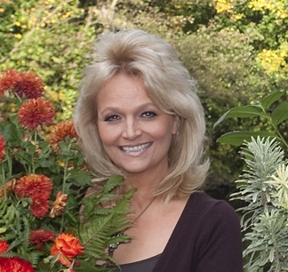 Love, life, people, family and of course... my flowers ... all my passions xxx