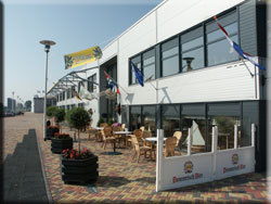 Hotel Restaurant De Boegschroef | Uniek hotel gelegen aan de havenboulevard in Delfzijl | 0596 613 615