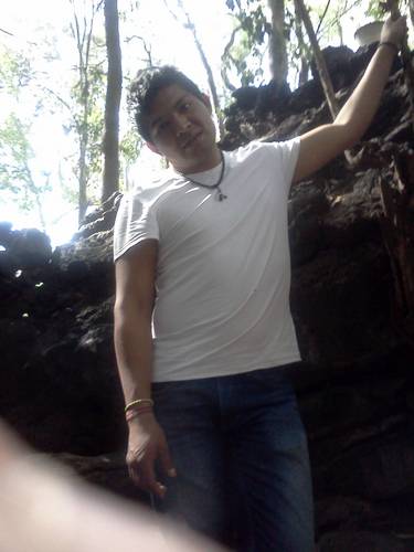 °°°bailarin,jugeton,extrovertido,sincero,cariñoso......pero lo mejor humilde,sencillo y original°°°°°CHEVERE,CHEVERE°°°°°