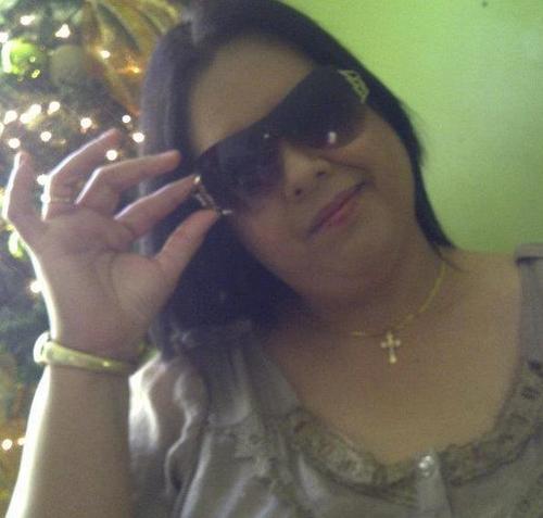 Amo a Dios, me gusta ayudar a los demas, amo mis dos hijos y mi familia.
