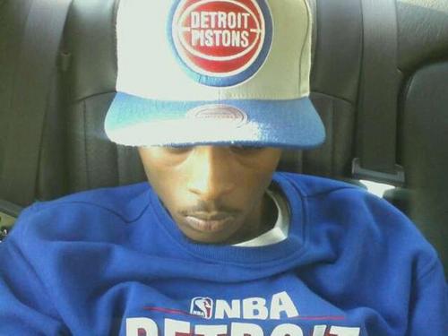 FREE SKEET, fuck ah badd bitch i went and got ah Bagg bitch.