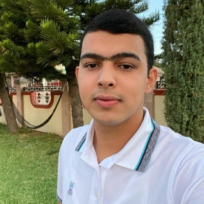 je m'appelle rémond
TIBO IL A LES CHEVEUX BLEU