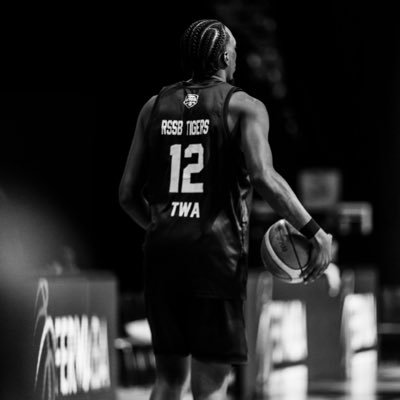 6’9 Pro | 2x National Team